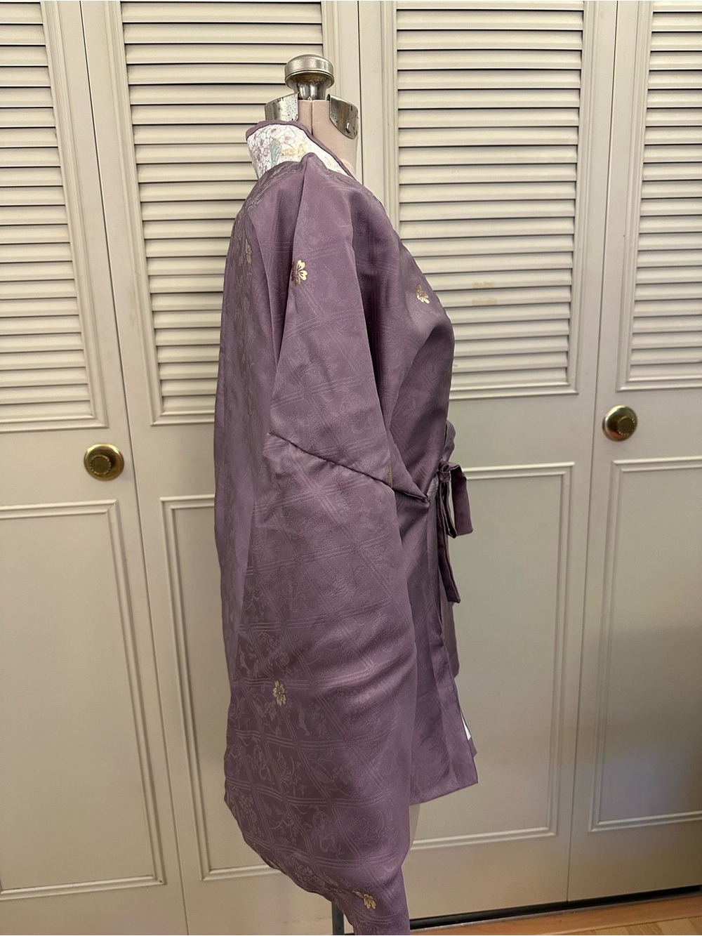 Hanfu Top | Lavender Wrap Jacket with Floral Trim - Picture 2 of 5